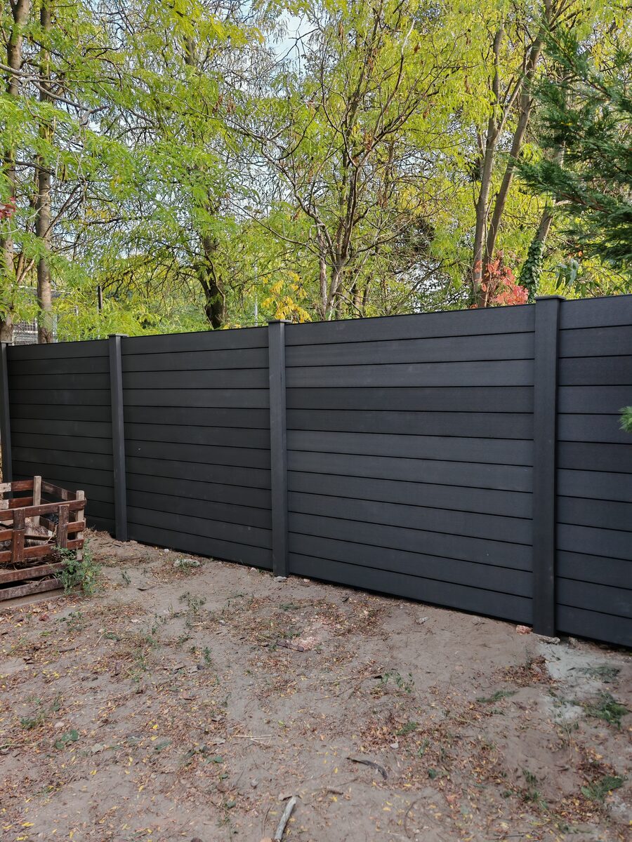 WPC anthracite horizontal fence — full panel installation, Brighton